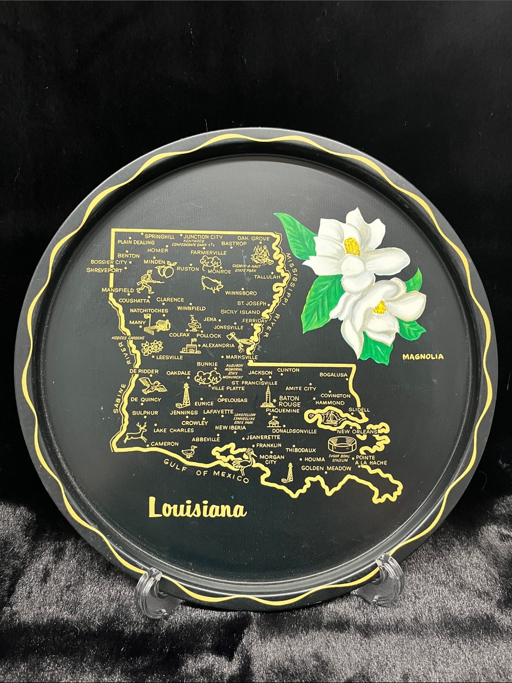 Louisiana Souvenir Decorative Plate with Magnolia 11”